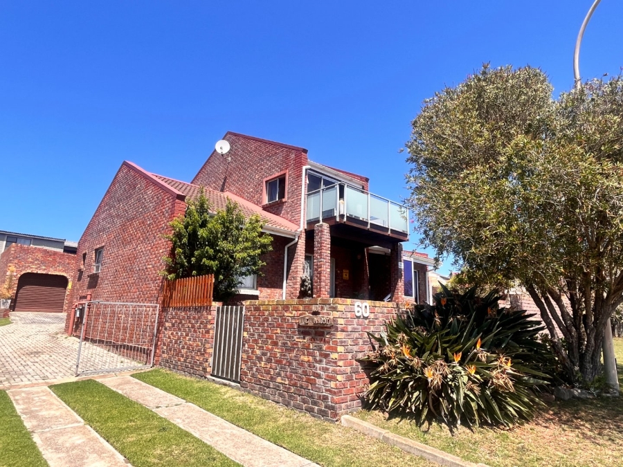 3 Bedroom Property for Sale in Wavecrest Eastern Cape